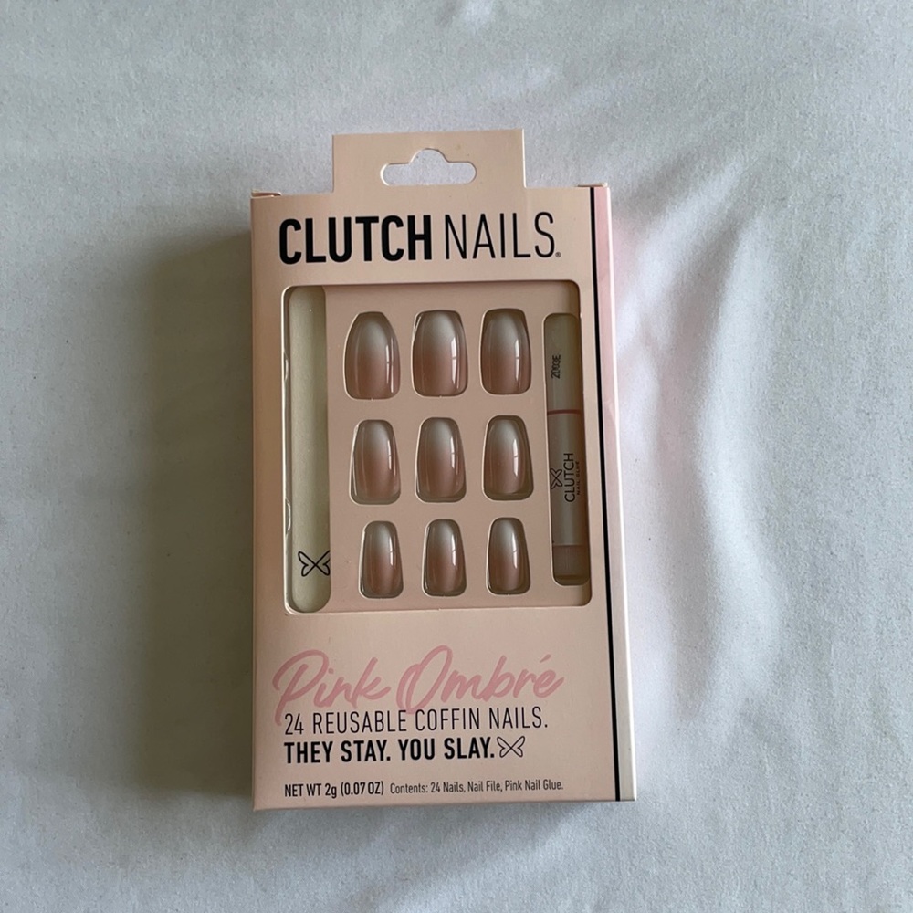 CLUTCH press on nails